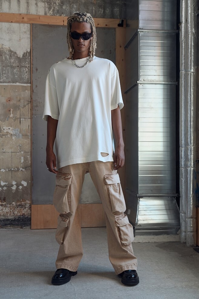 Свободные джинсы карго bootcut H&M, бежевый
Свободные джинсы карго bootcut H&M, бежевый