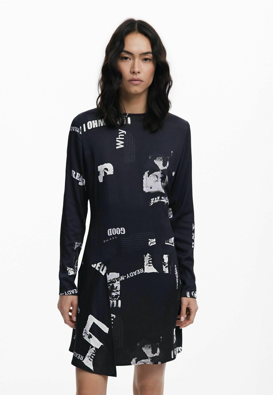 Платье Desigual NEWSPAPER , Black
Платье Desigual NEWSPAPER , Black