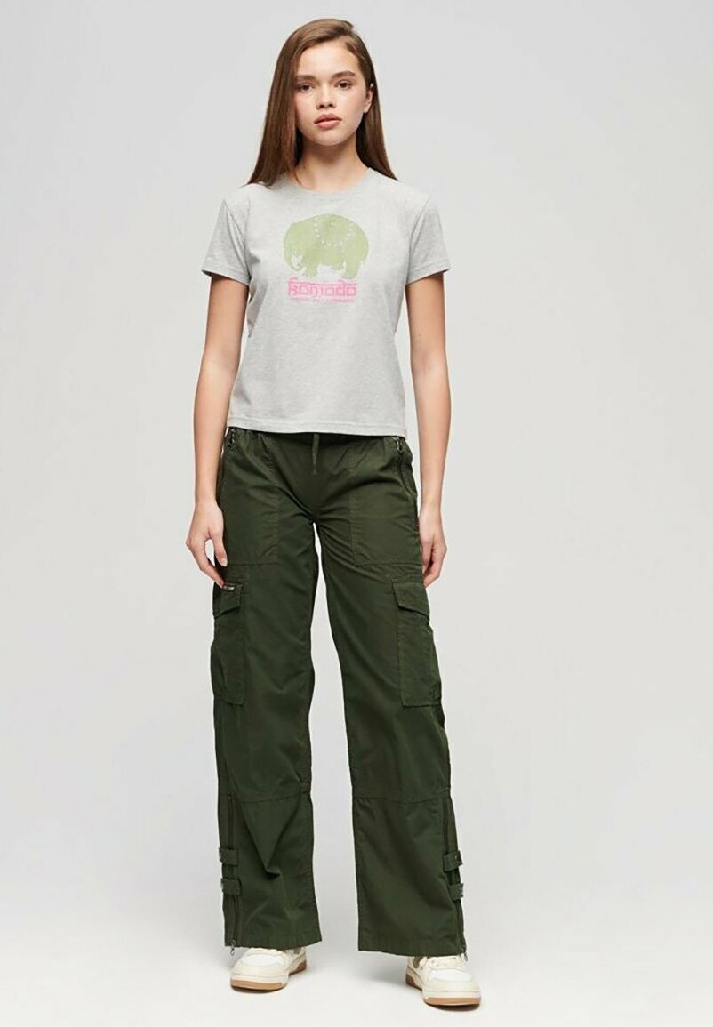 Брюки-карго Superdry, цвет surplus goods olive green
Брюки-карго Superdry, цвет surplus goods olive green