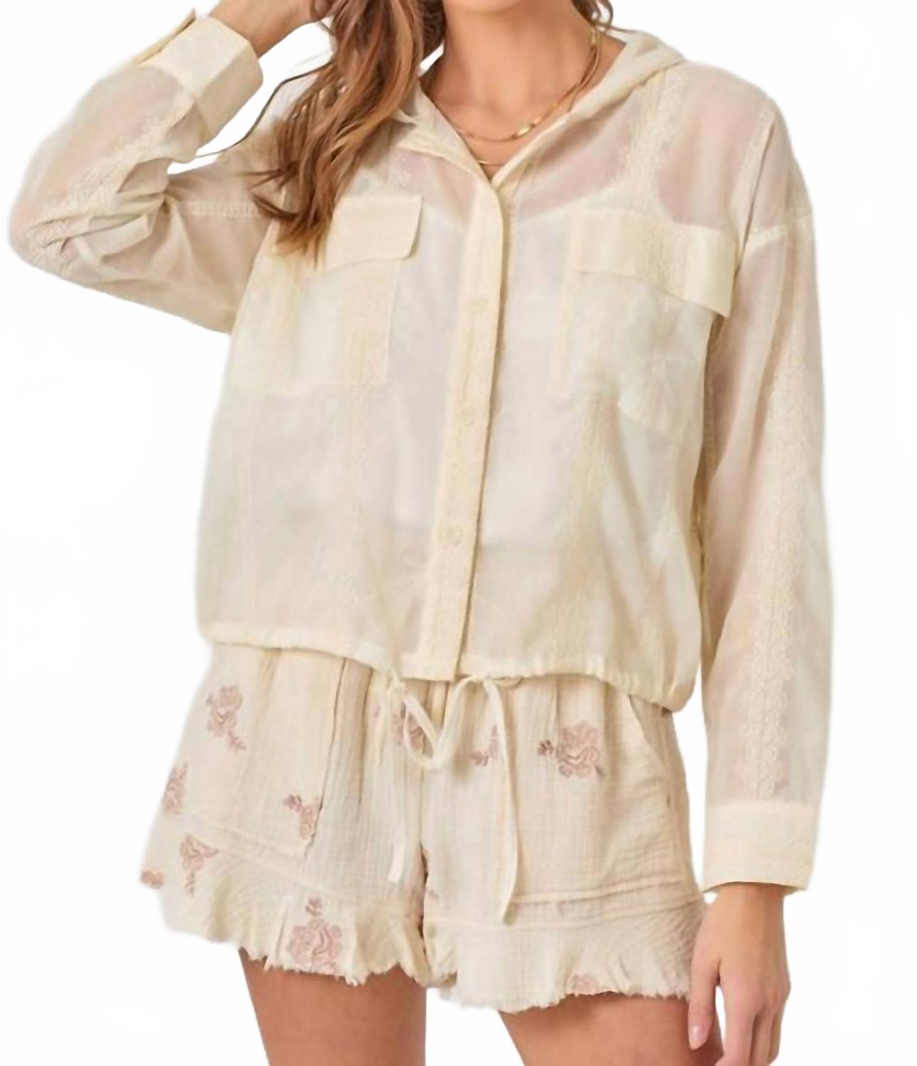 Куртка с капюшоном и люверсами бежевого цвета Mystree
Куртка с капюшоном и люверсами бежевого цвета Mystree