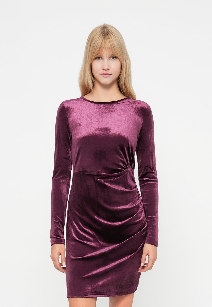 Платье Vero Moda VMMONICA SHORT , Winetasting/Bordeaux
Платье Vero Moda VMMONICA SHORT , Winetasting/Bordeaux