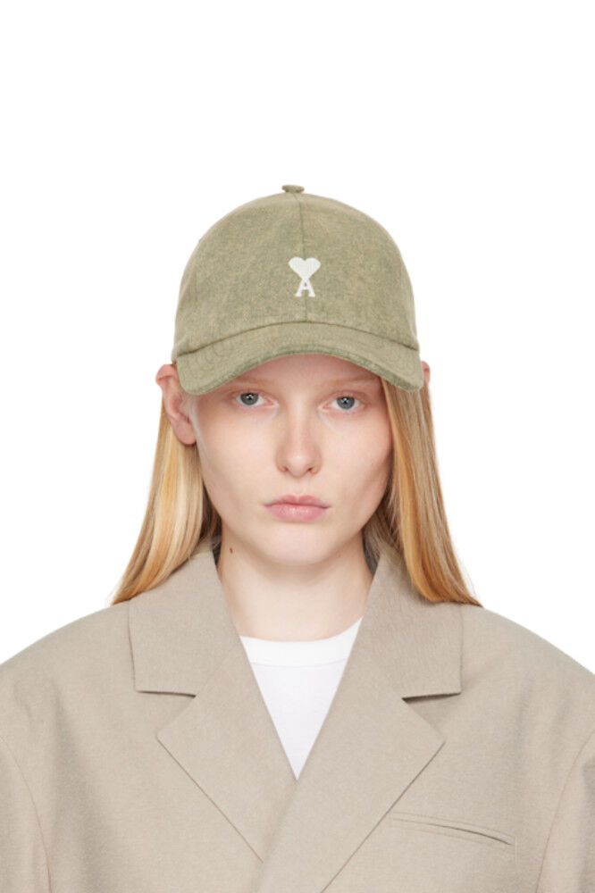 Хлопковая кепка цвета хаки Ami de Coeur с вышивкой AMI Paris
Хлопковая кепка цвета хаки Ami de Coeur с вышивкой AMI Paris