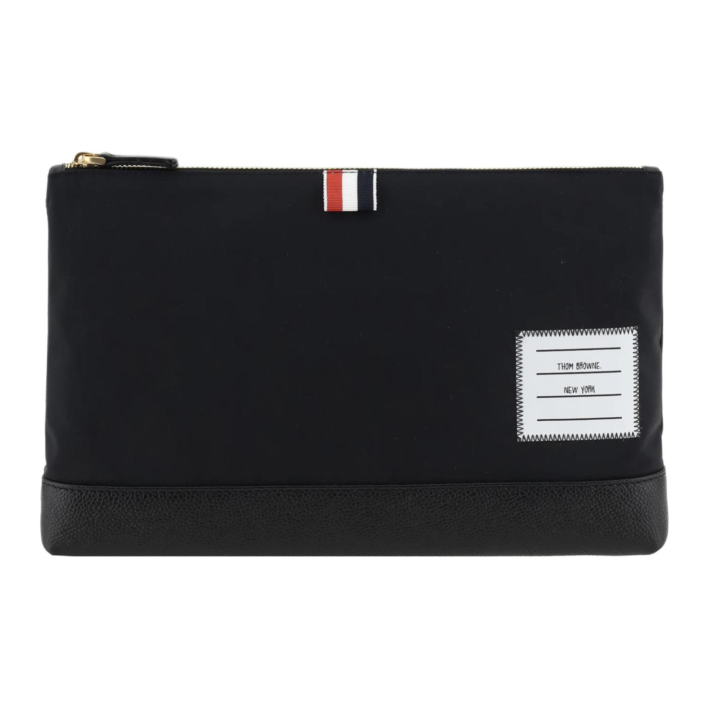 THOM BROWNE Закругленный клатч на молнии
THOM BROWNE Закругленный клатч на молнии