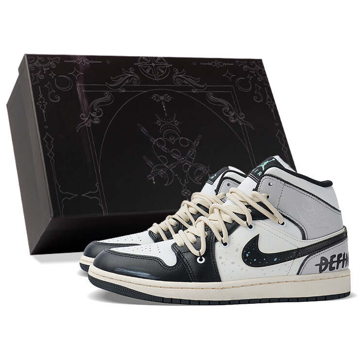 Кроссовки Air Jordan 1 Vintage Basketball Shoes Men Mid-top Black/White/Gray, черный/белый/серый
Кроссовки Air Jordan 1 Vintage Basketball Shoes Men Mid-top Black/White/Gray, черный/белый/серый