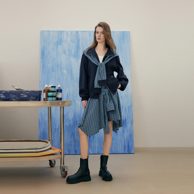 ELLE Свитшот Women's Navy Blue Stand Collar Moderate
ELLE Свитшот Women's Navy Blue Stand Collar Moderate