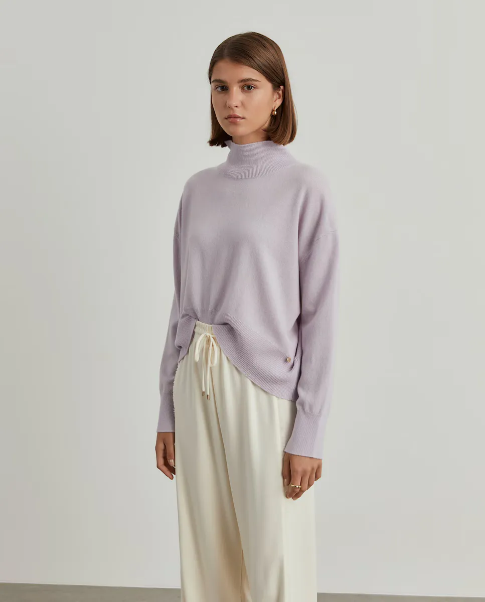 Женский шерстяной свитер с высоким воротником Lion of Porches, сиреневый
Женский шерстяной свитер с высоким воротником Lion of Porches, сиреневый