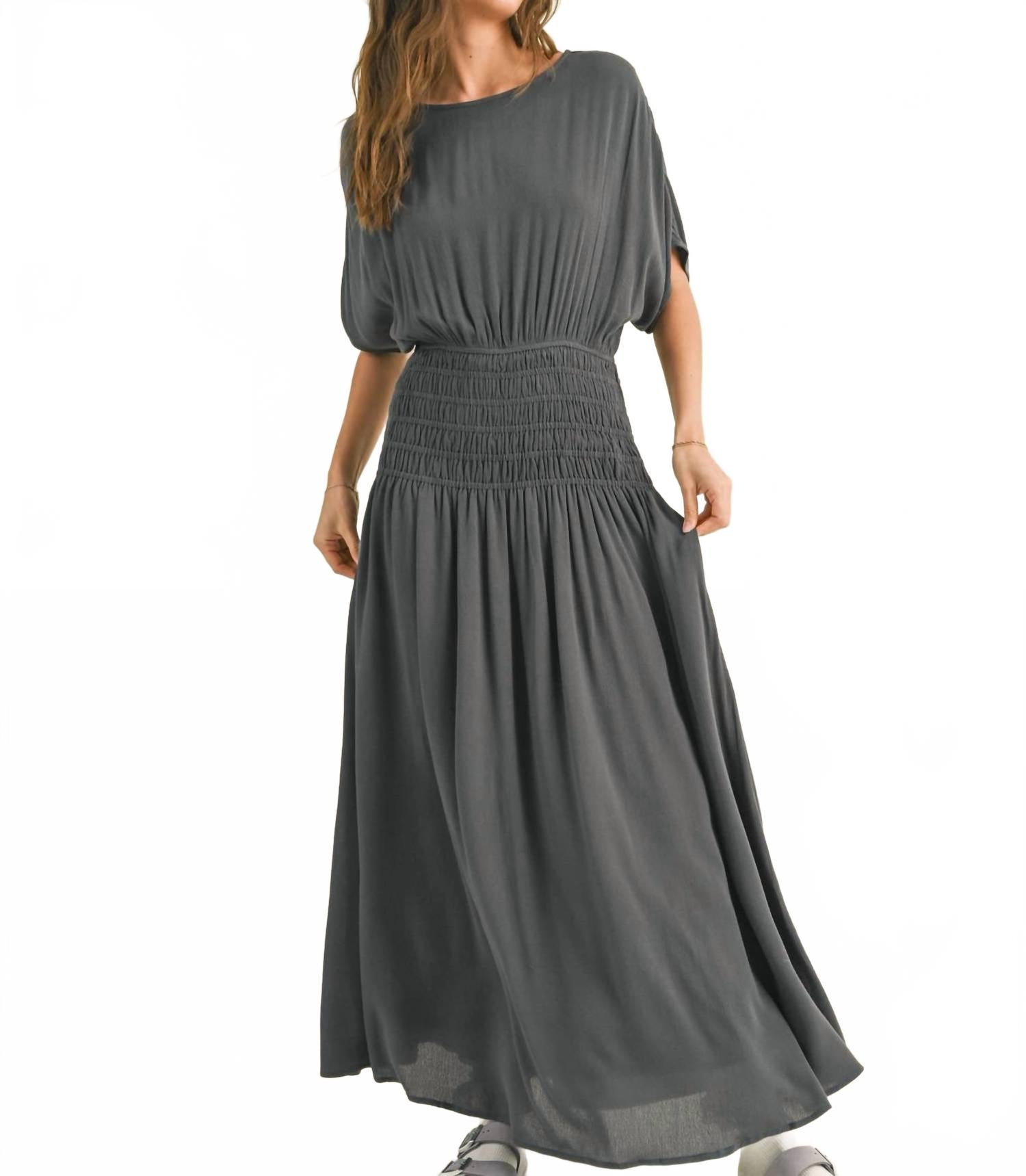 Новое платье Neutral-Day в сером цвете MIOU MUSE
Новое платье Neutral-Day в сером цвете MIOU MUSE