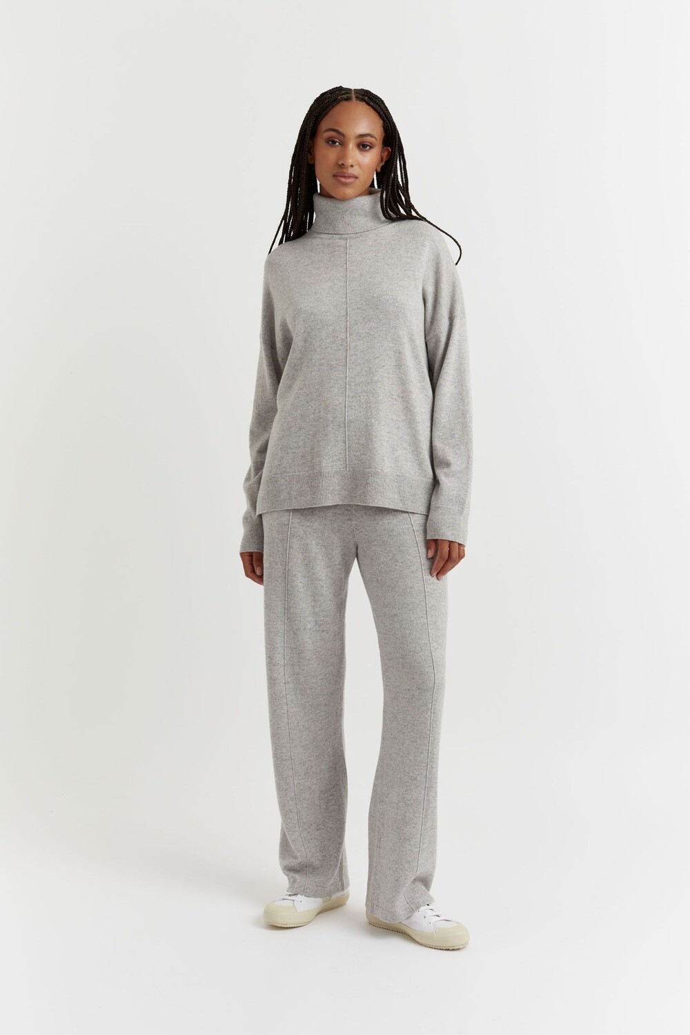 Свитер свободного кроя из шерсти и кашемира с водолазкой Chinti & Parker, серый
Свитер свободного кроя из шерсти и кашемира с водолазкой Chinti & Parker, серый