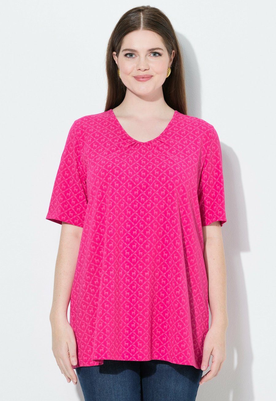Футболка Ulla Popken TRADITIONAL SHORT SLEEVE V-NECK TEE, Candy Pink/Pink, Розовый, Футболка Ulla Popken TRADITIONAL SHORT SLEEVE V-NECK TEE, Candy Pink/Pink
Футболка Ulla Popken TRADITIONAL SHORT SLEEVE V-NECK TEE, Candy Pink/Pink, Розовый, Футболка Ulla Popken TRADITIONAL SHORT SLEEVE V-NECK TEE, Candy Pink/Pink
