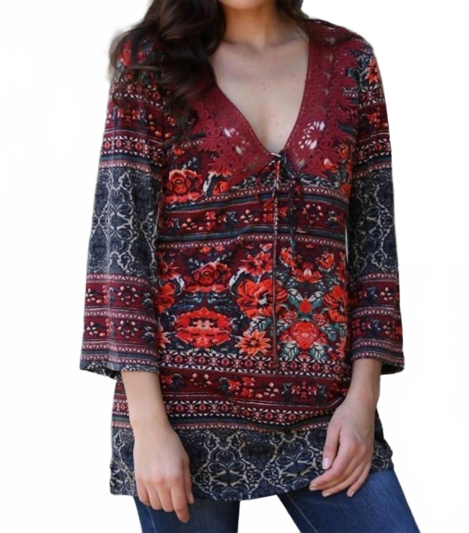 Красный цветочный топ с V-образным вырезом Nostalgia
Красный цветочный топ с V-образным вырезом Nostalgia