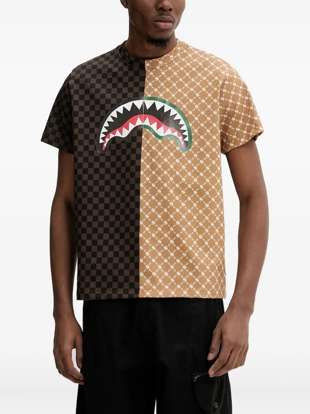 Футболка с принтом логотипа Sprayground, коричневый
Футболка с принтом логотипа Sprayground, коричневый