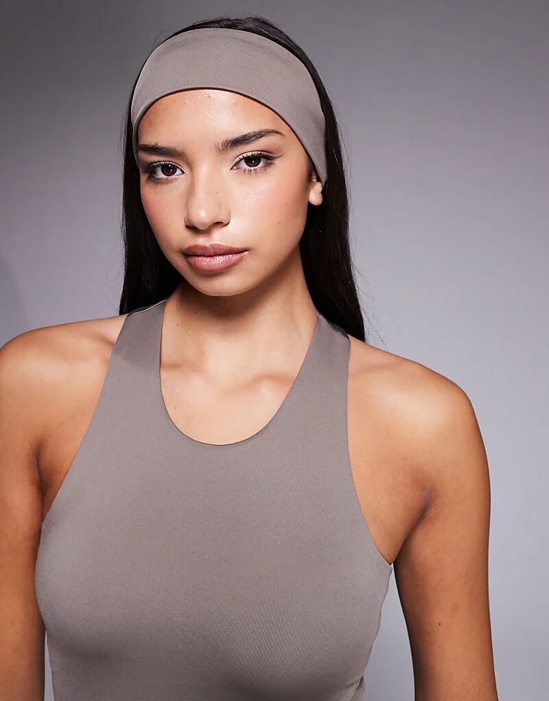 4505 активная тренировочная повязка на голову в цвете «морель»
4505 активная тренировочная повязка на голову в цвете «морель»