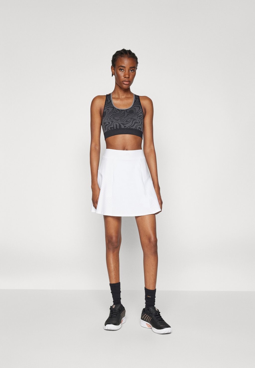 Топ Even&Odd active, темно-серый
Топ Even&Odd active, темно-серый