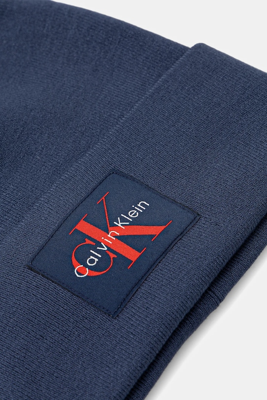 Шапка Calvin Klein, темно-синий
Шапка Calvin Klein, темно-синий