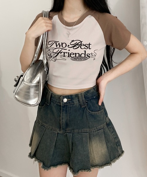 Футболка-реглан укороченная с принтом Lilful, бежевая
Футболка-реглан укороченная с принтом Lilful, бежевая