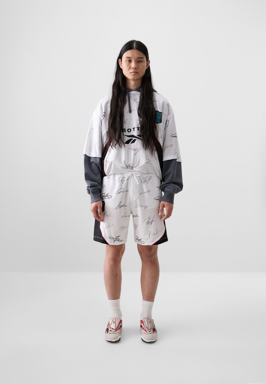 Шорты Reebok LTD SOCCER , White/Black/White
Шорты Reebok LTD SOCCER , White/Black/White