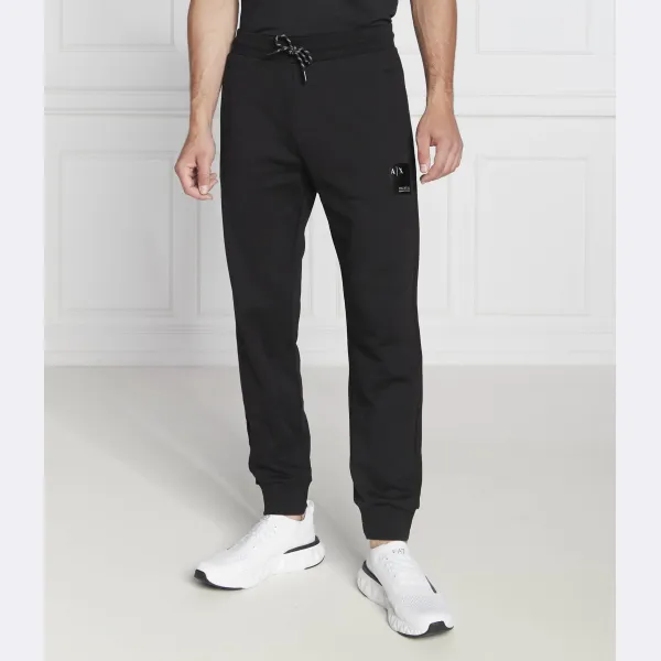 Спортивные брюки стандартного кроя Armani Exchange, черный
Спортивные брюки стандартного кроя Armani Exchange, черный