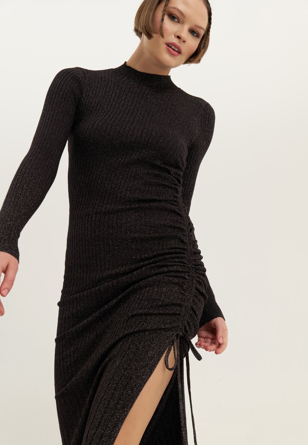 Свободное платье Even&Odd, цвет black/silver 
Свободное платье Even&Odd, цвет black/silver