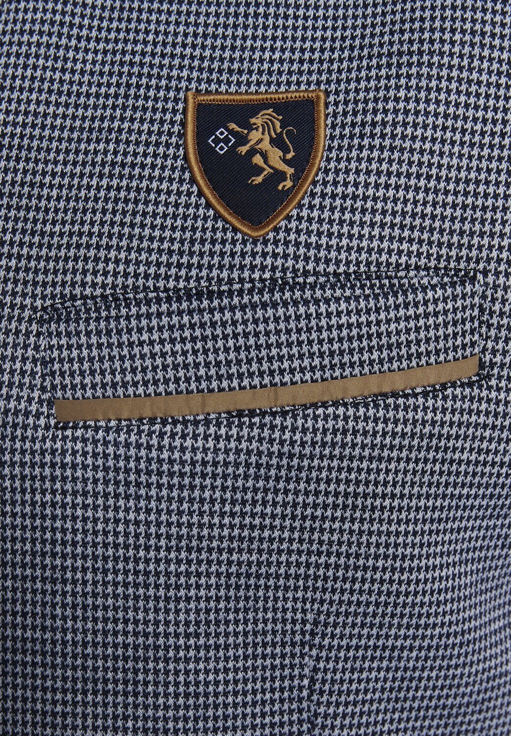 Жилет DUKE MADDOC Charles Colby, темно-синий
Жилет DUKE MADDOC Charles Colby, темно-синий