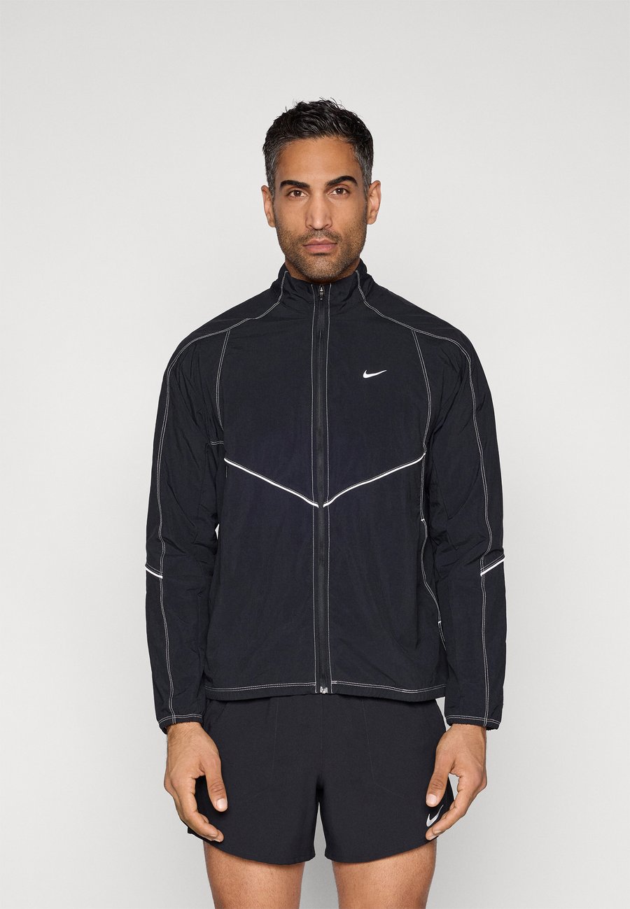 Куртка Nike Performance RETRO TRACK, Black/Reflective Silver-Coloured/Black
Куртка Nike Performance RETRO TRACK, Black/Reflective Silver-Coloured/Black