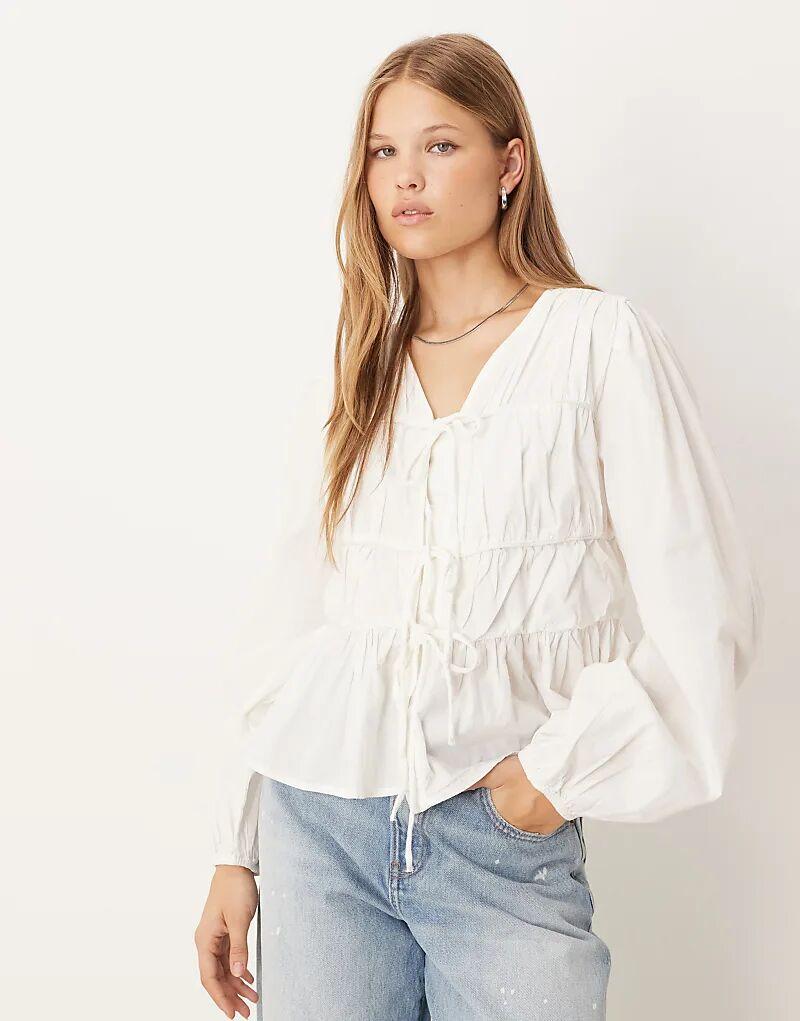 Блузка YAS с длинными рукавами и завязкой спереди, белая
Блузка YAS с длинными рукавами и завязкой спереди, белая