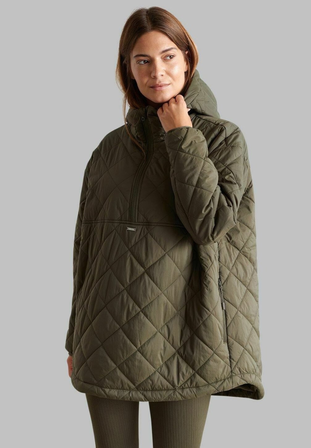 Зимнее пальто OVERSIZED QUILTED ANORAK aim’n, цвет khaki
Зимнее пальто OVERSIZED QUILTED ANORAK aim’n, цвет khaki