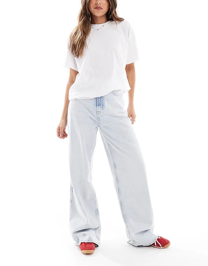 Джинсы Tommy Jeans Charlie с высокой посадкой и широкими штанинами, ультра-светло-голубого цвета
Джинсы Tommy Jeans Charlie с высокой посадкой и широкими штанинами, ультра-светло-голубого цвета