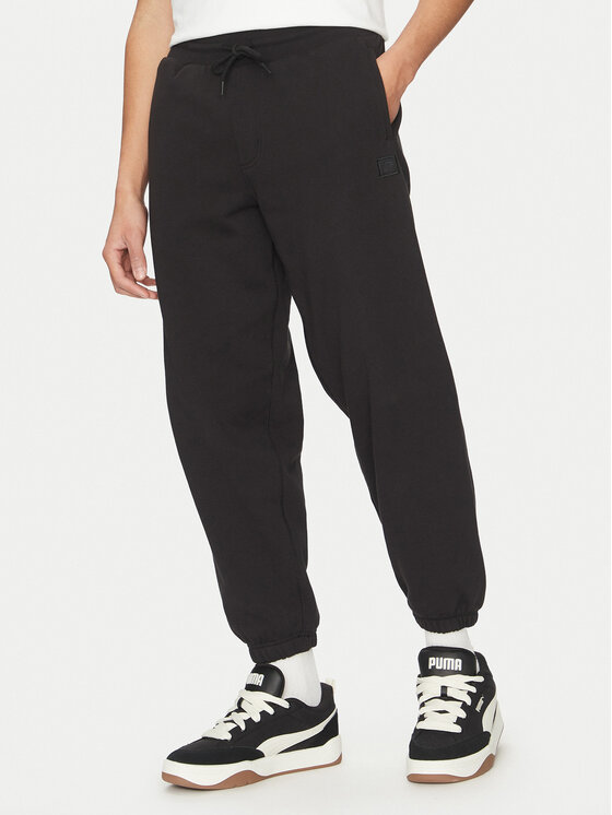 Свободные спортивные штаны Premium VN000P5F Vans, черный
Свободные спортивные штаны Premium VN000P5F Vans, черный