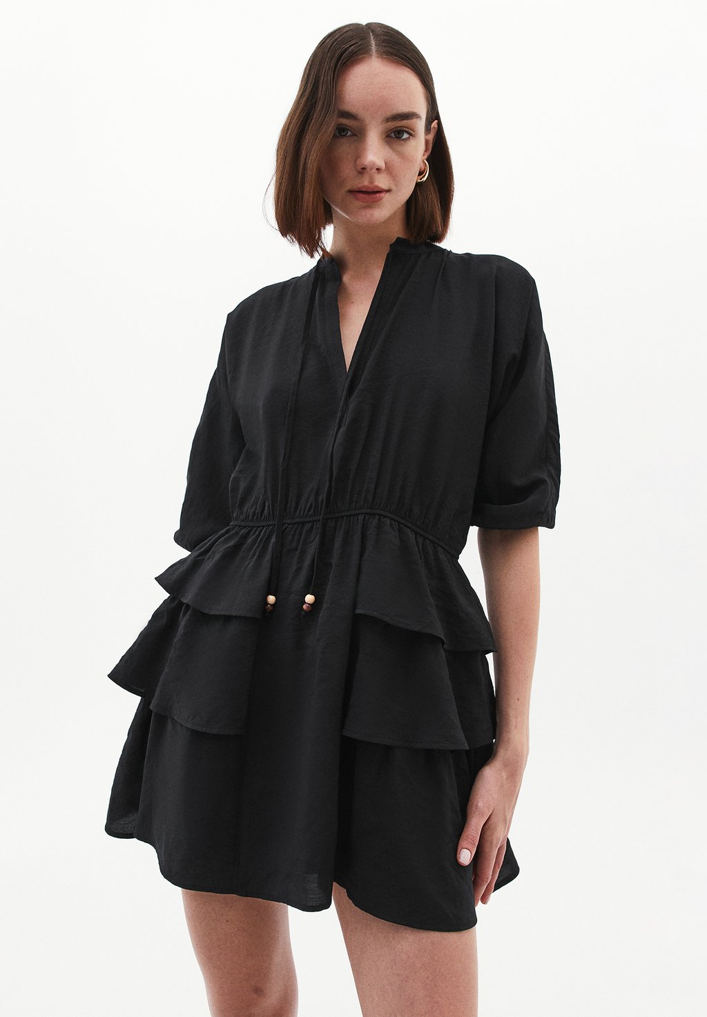 Повседневное платье MINI MIT VOLANT DETAIL OXXO, черный
Повседневное платье MINI MIT VOLANT DETAIL OXXO, черный