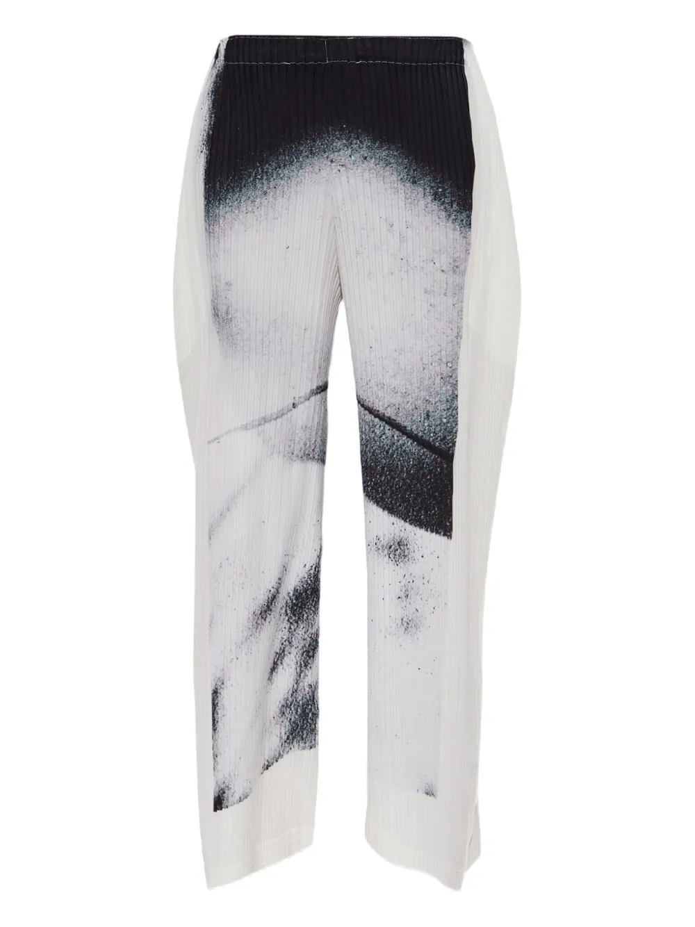 Брюки со складками и принтом Shadow Study Issey Miyake, белый
Брюки со складками и принтом Shadow Study Issey Miyake, белый