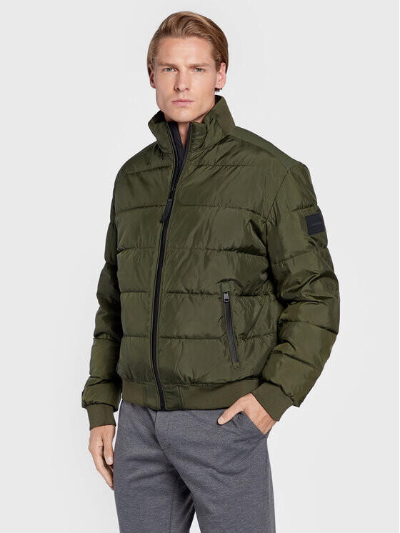 Пуховик стандартного кроя Calvin Klein, зеленый
Пуховик стандартного кроя Calvin Klein, зеленый