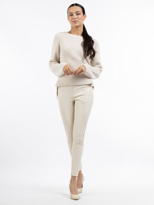 Вязаный свитер Faina, белый
Вязаный свитер Faina, белый