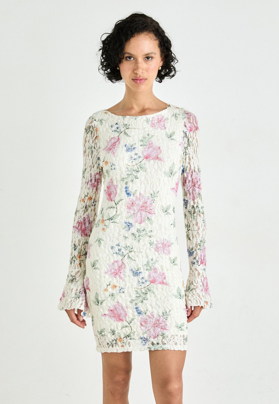 Платье Gina Tricot MINI DRESS, White
Платье Gina Tricot MINI DRESS, White