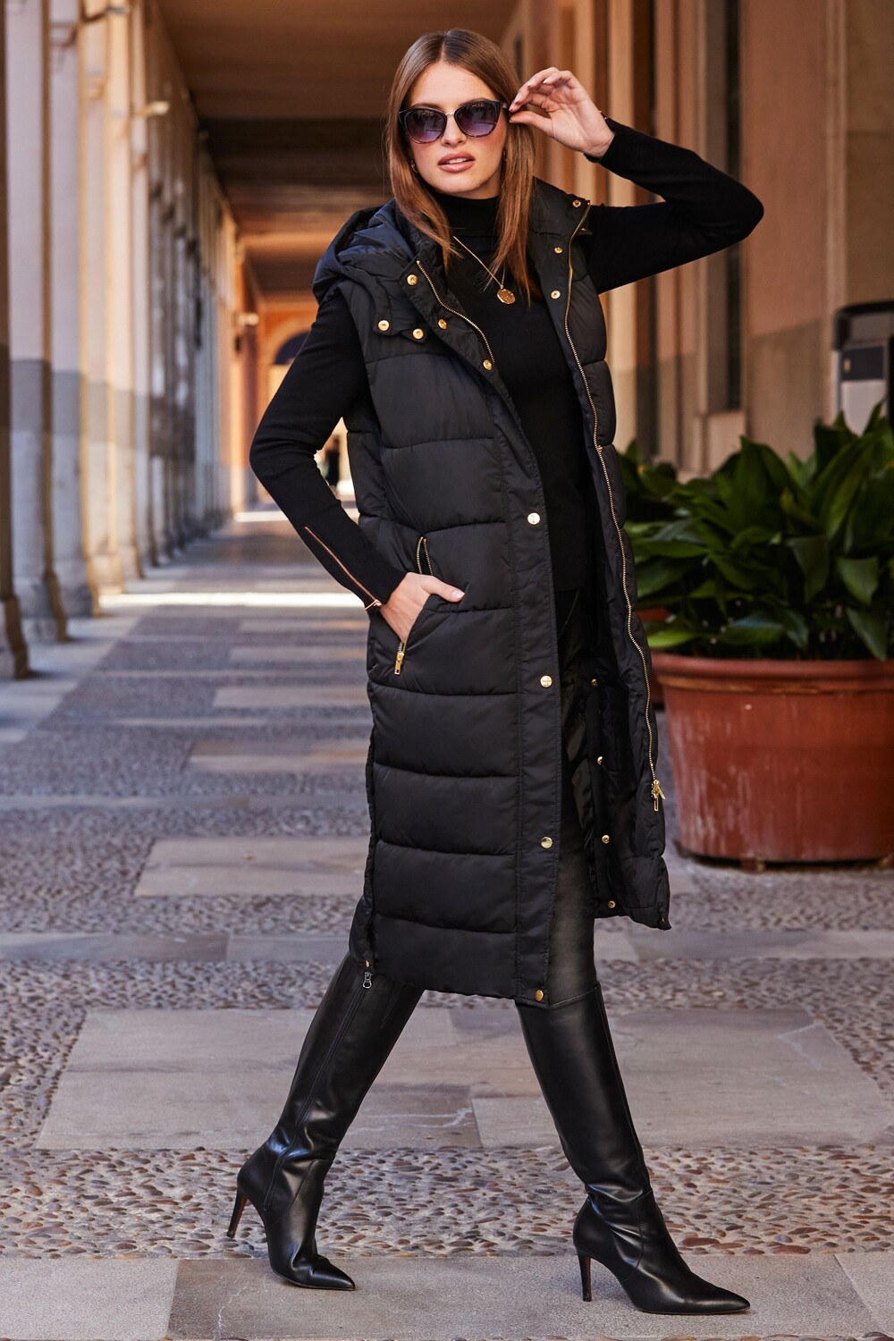 Утепленный жилет длинного кроя Sosandar, черный
Утепленный жилет длинного кроя Sosandar, черный