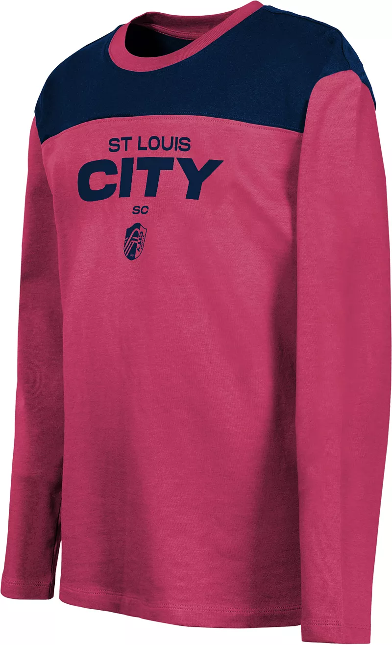 Красная рубашка с длинным рукавом MLS Youth St. Louis City SC Unbeaten Run Outerstuff
Красная рубашка с длинным рукавом MLS Youth St. Louis City SC Unbeaten Run Outerstuff