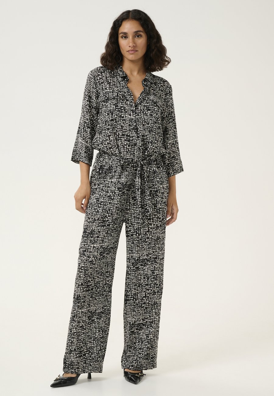 Комбинезон Kaffe Jumpsuit, Black Turtledove Graphic Dot/Black
Комбинезон Kaffe Jumpsuit, Black Turtledove Graphic Dot/Black