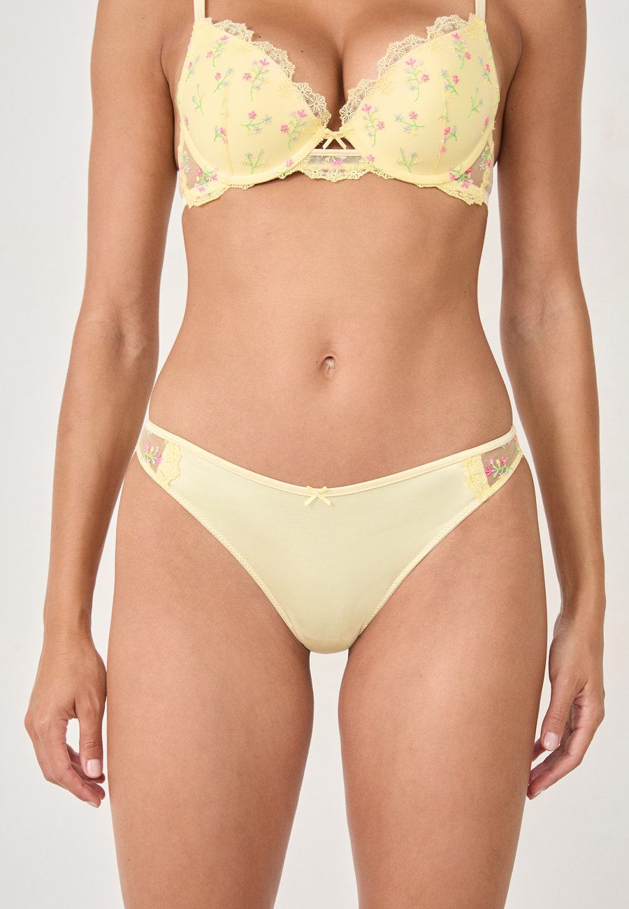 Брифы Etam REVEUSE, Light Yellow
Брифы Etam REVEUSE, Light Yellow