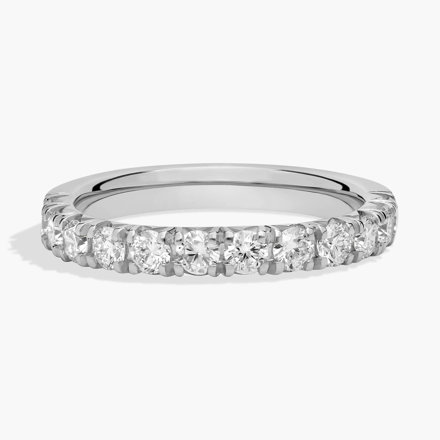 Кольцо на годовщину с бриллиантами French Pavé из платины (3/4 карата Tw. - HI / SI1-SI2) Blue Nile
Кольцо на годовщину с бриллиантами French Pavé из платины (3/4 карата Tw. - HI / SI1-SI2) Blue Nile