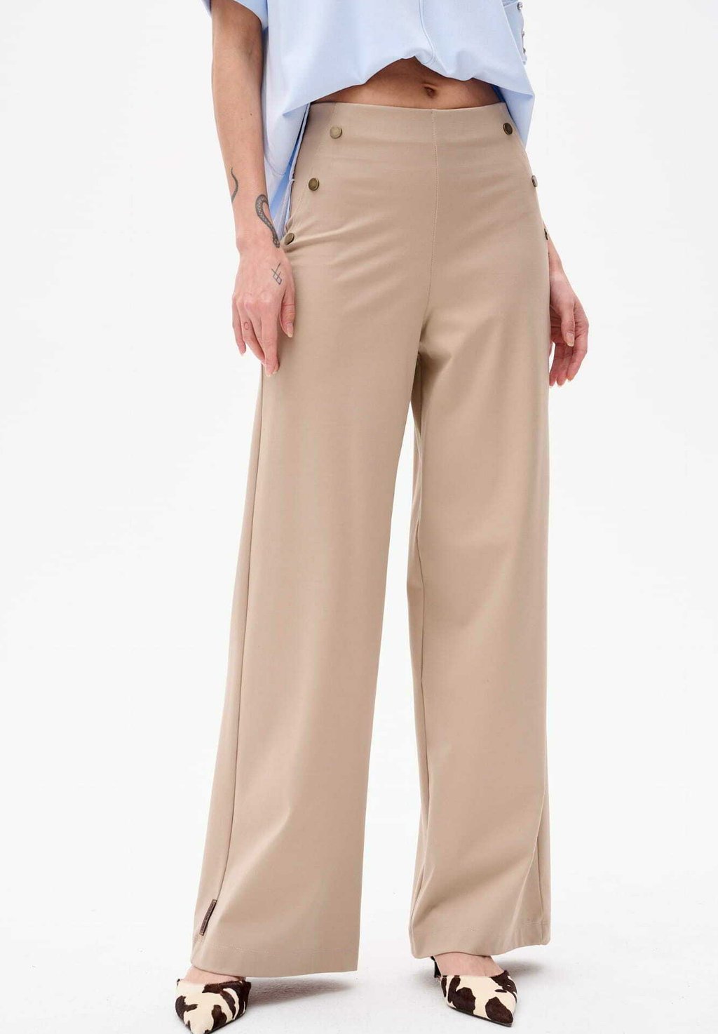 Брюки ENDORFINA blue shadow, бежевый
Брюки ENDORFINA blue shadow, бежевый