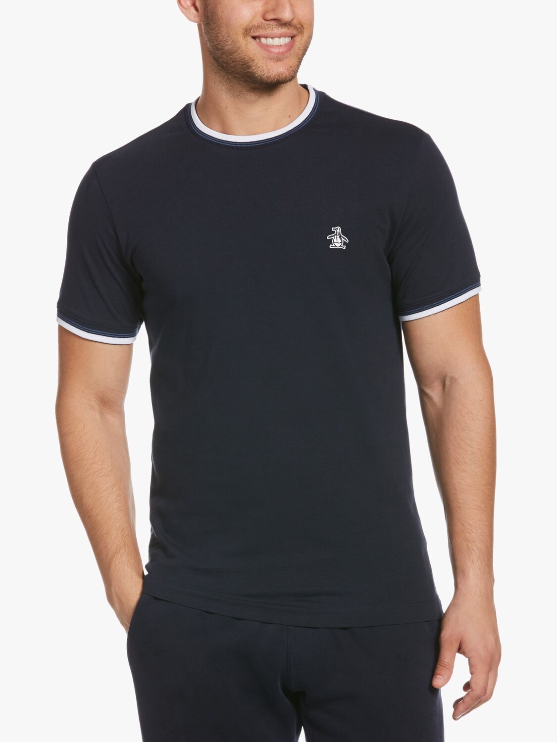 Футболка с наклейками Пит Original Penguin, темный сапфир
Футболка с наклейками Пит Original Penguin, темный сапфир