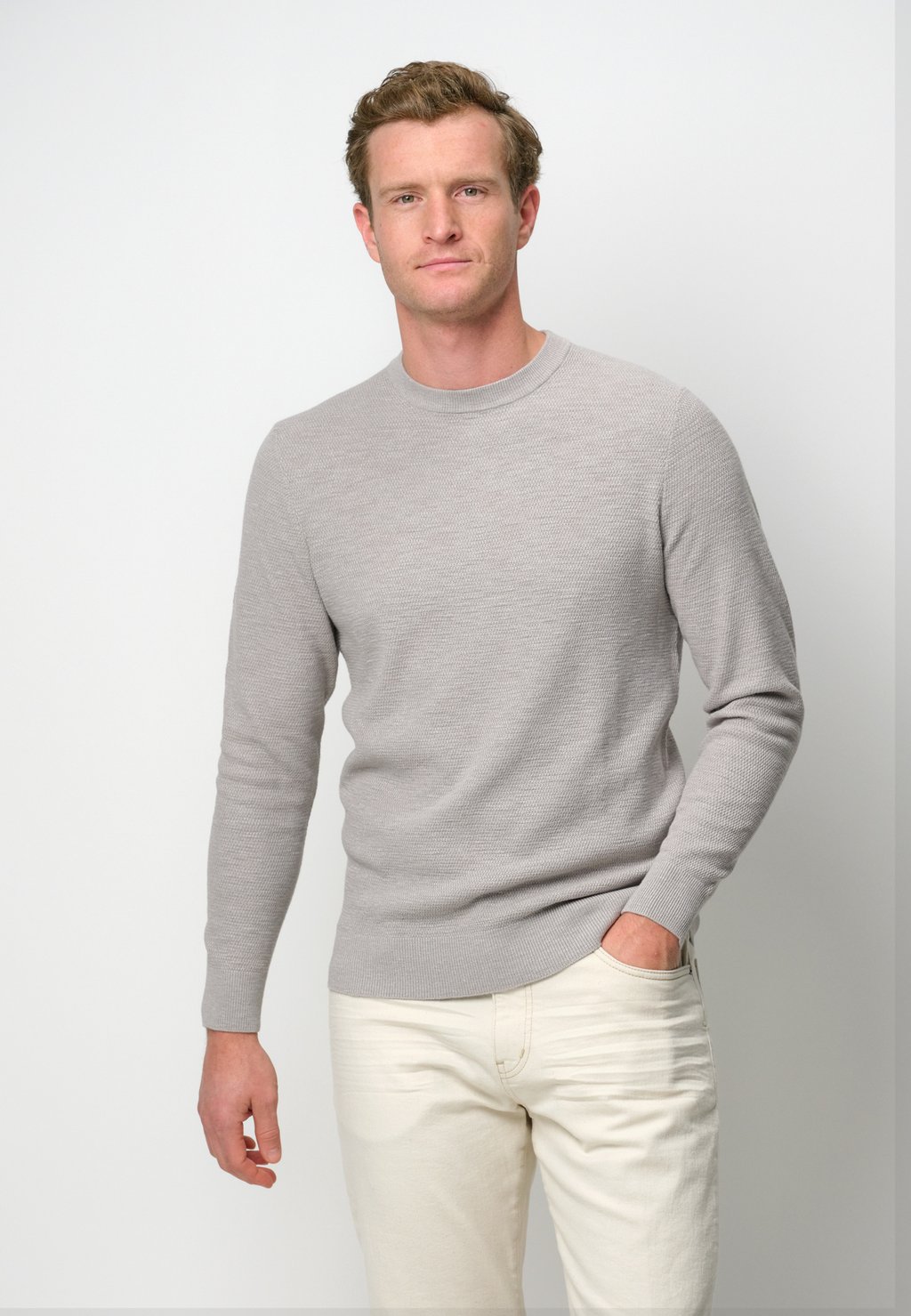 Джемпер PROFUOMO, светло-серый
Джемпер PROFUOMO, светло-серый