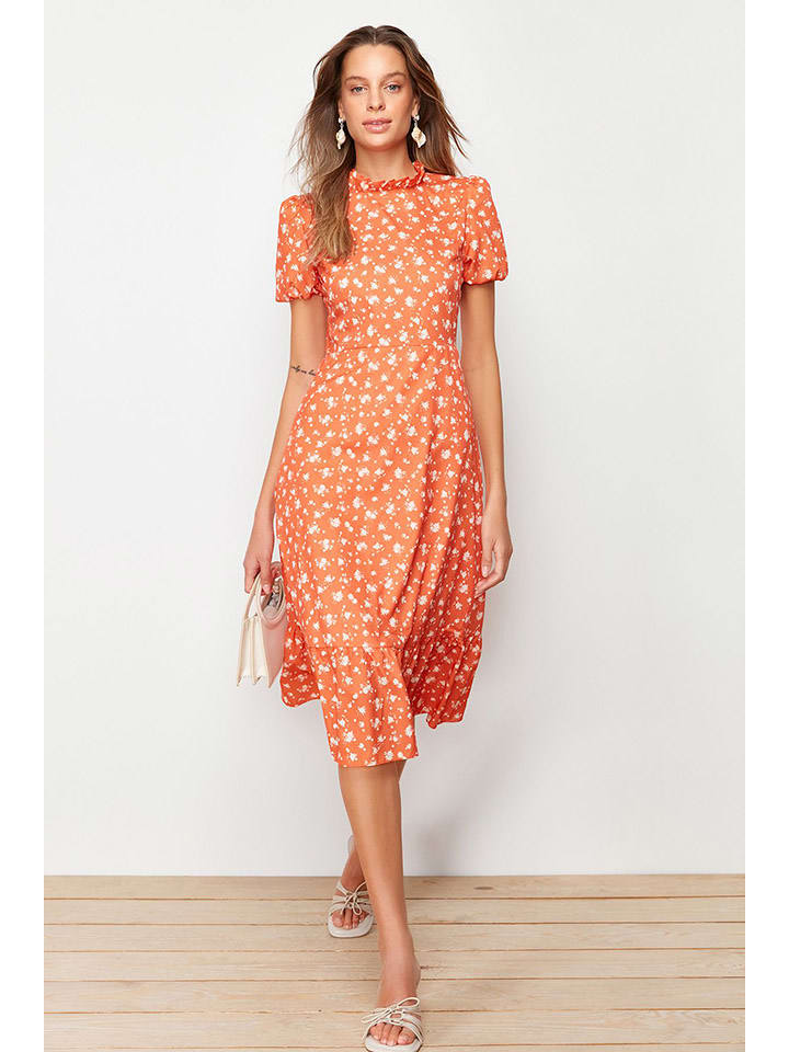 Платье до колена trendyol, оранжевый
Платье до колена trendyol, оранжевый