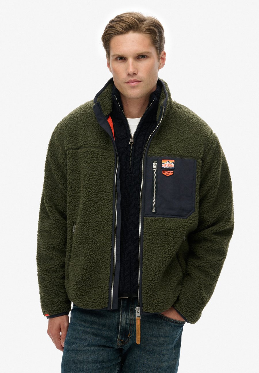 Флисовая куртка Superdry & Co Fleece jacket, Army Khaki Green/Khaki
Флисовая куртка Superdry & Co Fleece jacket, Army Khaki Green/Khaki