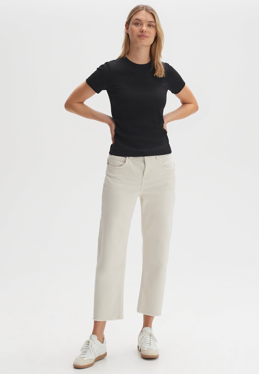 Базовая футболка SAMUNA Opus, черный
Базовая футболка SAMUNA Opus, черный