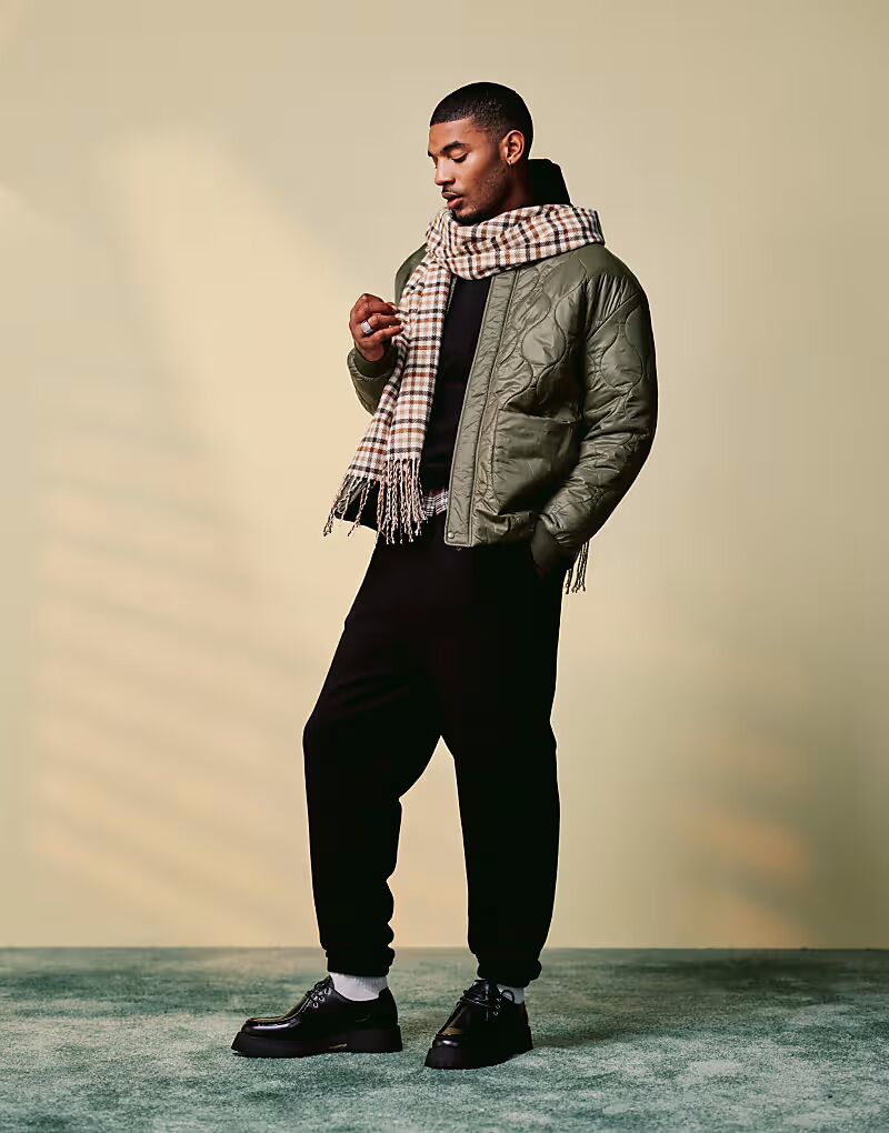 Премиальные суперплотные свободные брюки-джоггеры ASOS DESIGN плотностью 650 г/м² черного цвета
Премиальные суперплотные свободные брюки-джоггеры ASOS DESIGN плотностью 650 г/м² черного цвета