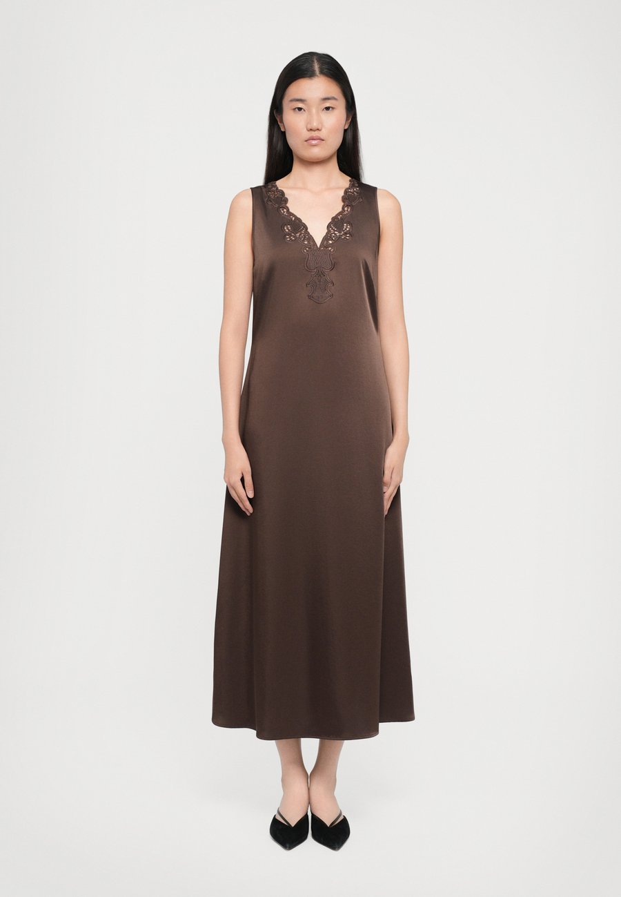 Платье Weekend Max Mara CANOSSA, Cioccolato/Brown
Платье Weekend Max Mara CANOSSA, Cioccolato/Brown