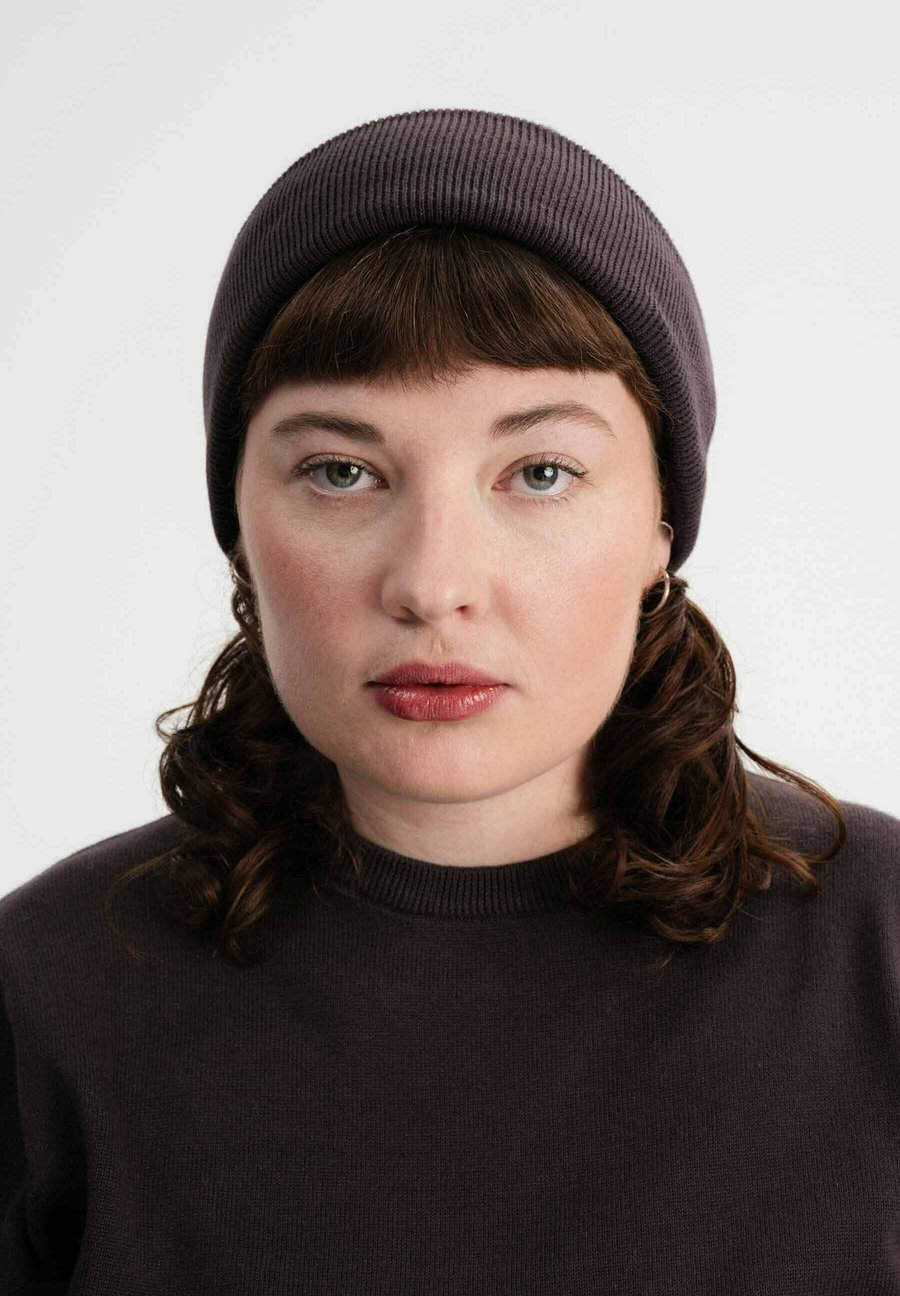 Шапка MELA UNISEX, Dunkelbraun/Dark Brown
Шапка MELA UNISEX, Dunkelbraun/Dark Brown