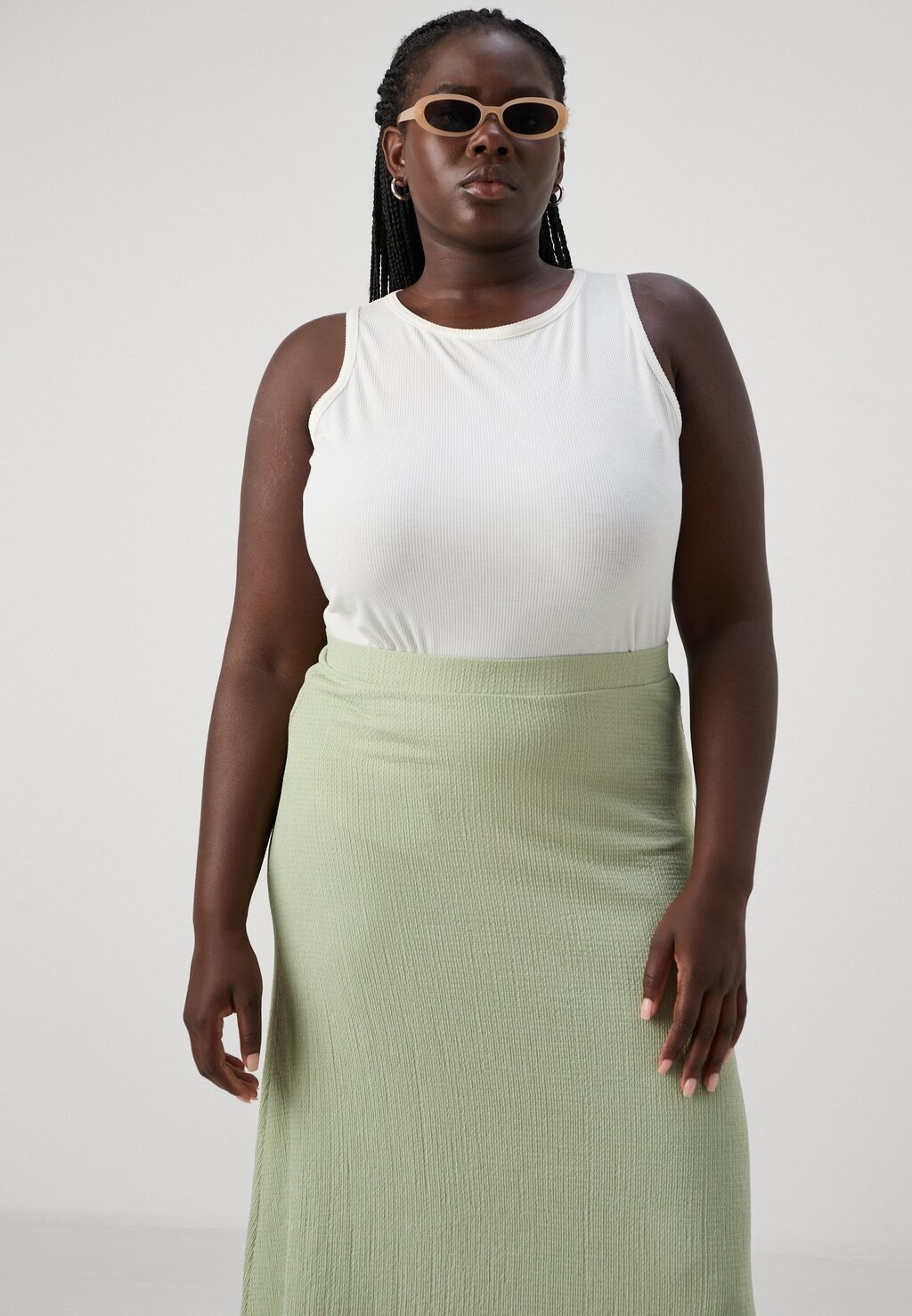 Широкая юбка в сборку CARLIO A SHAPE SKIRT ONLY Carmakoma, светло-зеленый
Широкая юбка в сборку CARLIO A SHAPE SKIRT ONLY Carmakoma, светло-зеленый