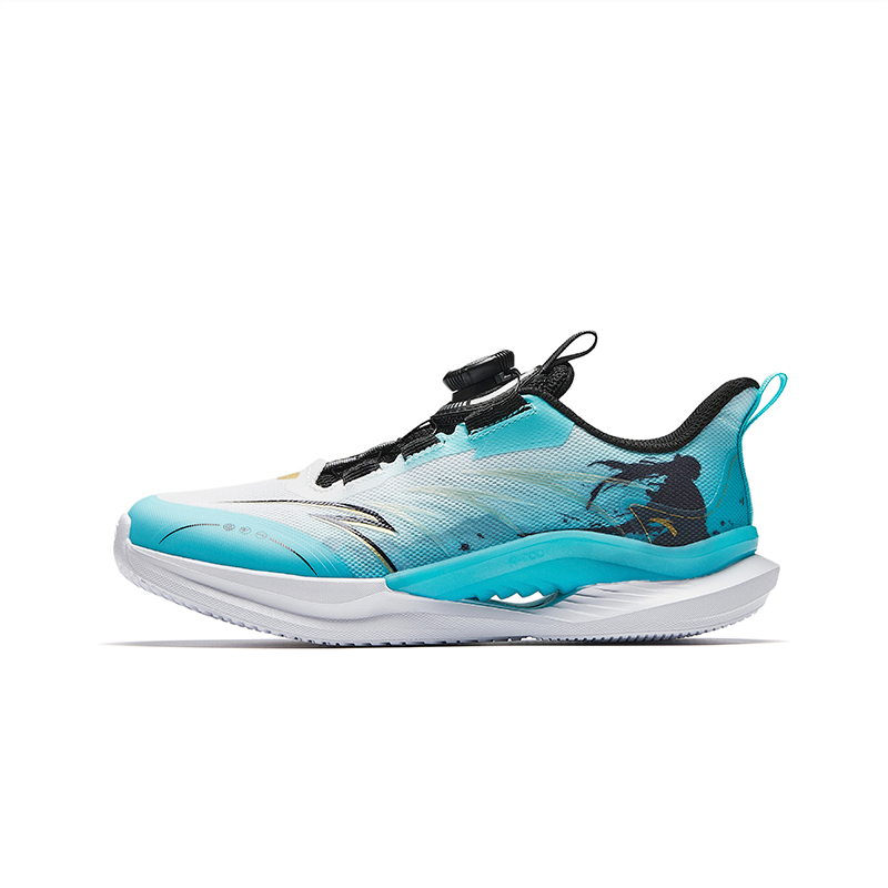 Кроссовки для бега Ride The Wind 1.0 Rebound с дышащей легкой амортизацией для детей и подростков Antakids, синий/белый/черный
Кроссовки для бега Ride The Wind 1.0 Rebound с дышащей легкой амортизацией для детей и подростков Antakids, синий/белый/черный