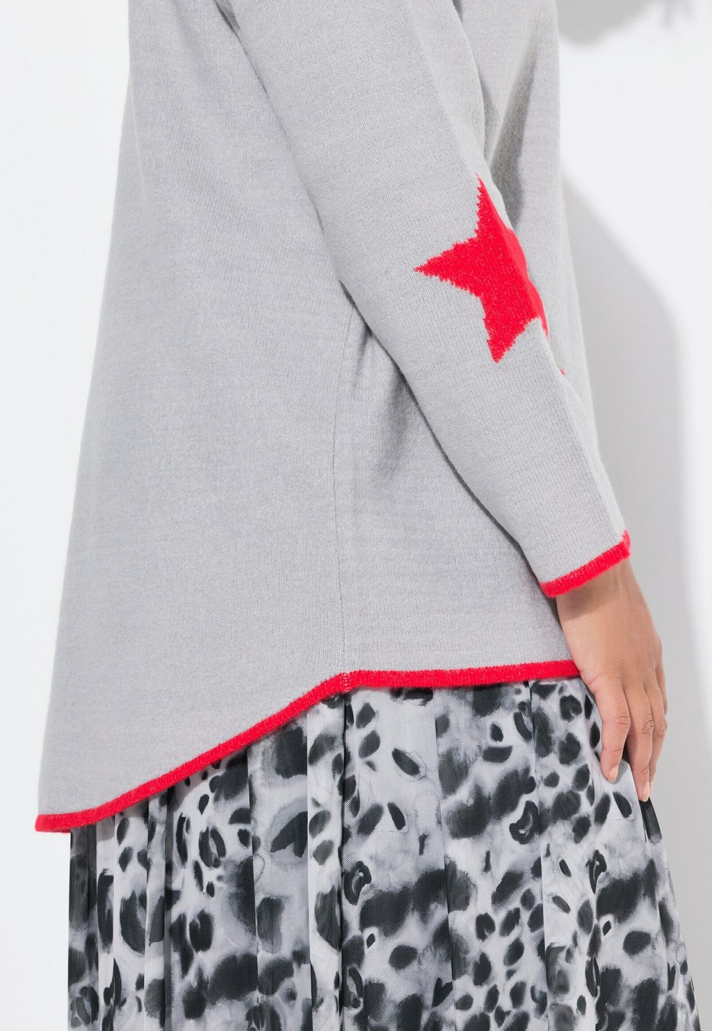 Джемпер OVERSIZED STARS LONG SLEEVES Angel of Style, серый
Джемпер OVERSIZED STARS LONG SLEEVES Angel of Style, серый